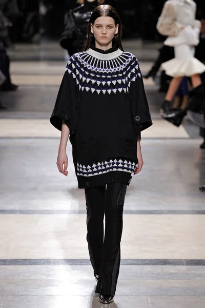 Look 30